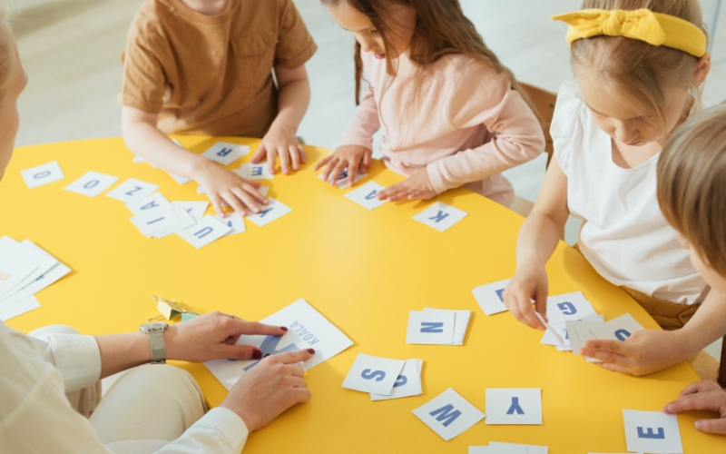 Học chữ cái tiếng Anh qua flashcard
