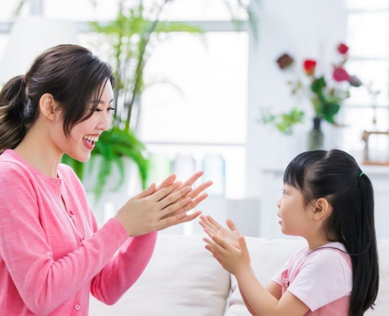Chia sẻ và lắng nghe các con