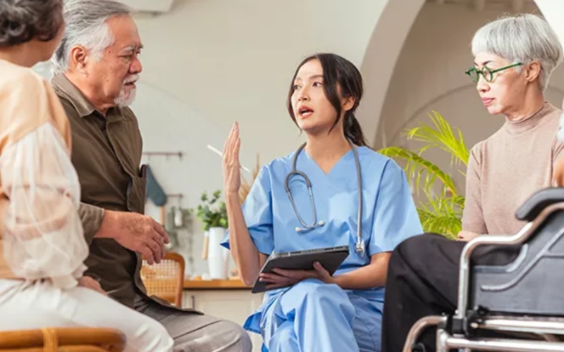 Ngành y tế và chăm sóc sức khỏe